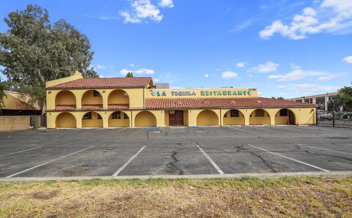 Pictures of Restaurant property located at 4439 Florin Rd, Sacramento, CA 95823 for lease - image #1