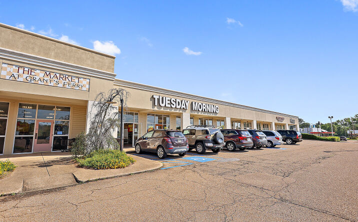 Pictures of Retail property located at 600 Grants Ferry Rd, Flowood, MS 39232 for lease - image #1