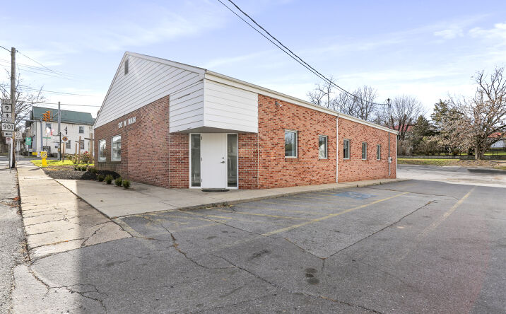 Pictures of Retail, Office property located at 103 W Main St, Hedgesville, WV 25427 for lease - image #1