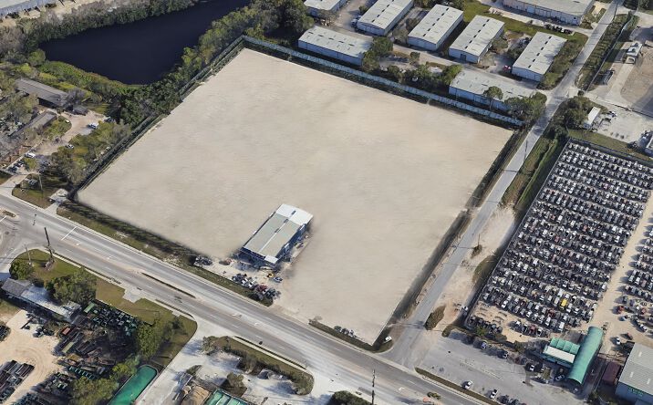 Pictures of Office, Industrial property located at 2000 63rd Ave E, Bradenton, FL 34203 for lease - image #1
