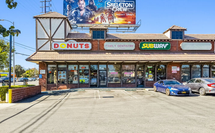 Pictures of Retail property located at 6411 Sepulveda Blvd, Los Angeles, CA 91411 for lease - image #1
