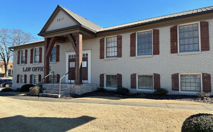 Pictures of Office property located at 9617 Parkway E, Birmingham, AL 35215 for lease - image #1