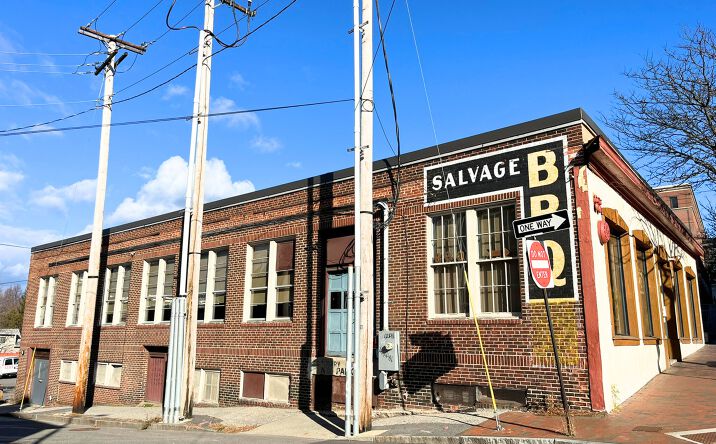 Pictures of Retail property located at 919 Congress St, Portland, ME 04102 for lease - image #1