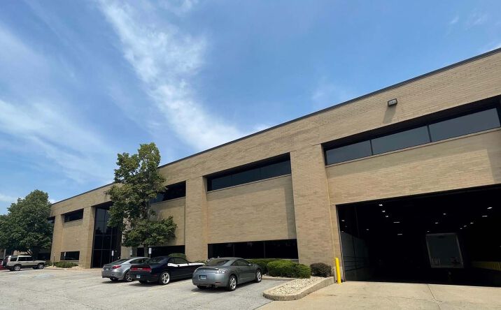 Pictures of Industrial property located at 385 Fenton Ln, West Chicago, IL 60185 for lease - image #1