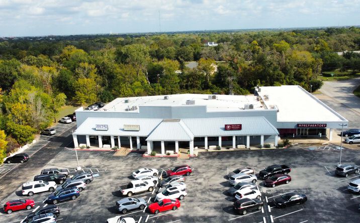 Pictures of Retail property located at 4301 S Texas Ave, Bryan, TX 77802 for lease - image #1