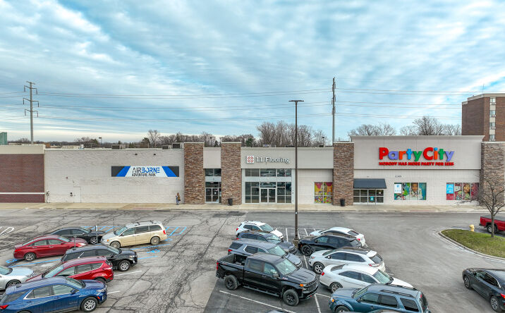 Pictures of Retail property located at 23267 Eureka Rd, Taylor, MI 48180 for lease - image #1
