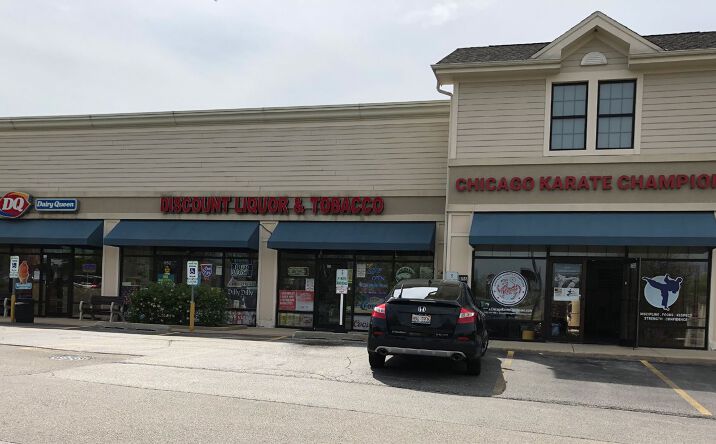 Pictures of Retail property located at 856 N Main St, Glen Ellyn, IL 60137 for lease - image #1