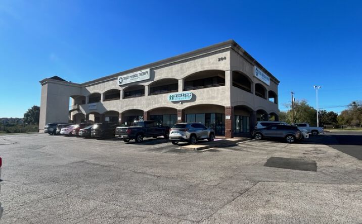 Pictures of Retail, Office property located at 204 S IH 35 Service Rd, Georgetown, TX 78628 for lease - image #1