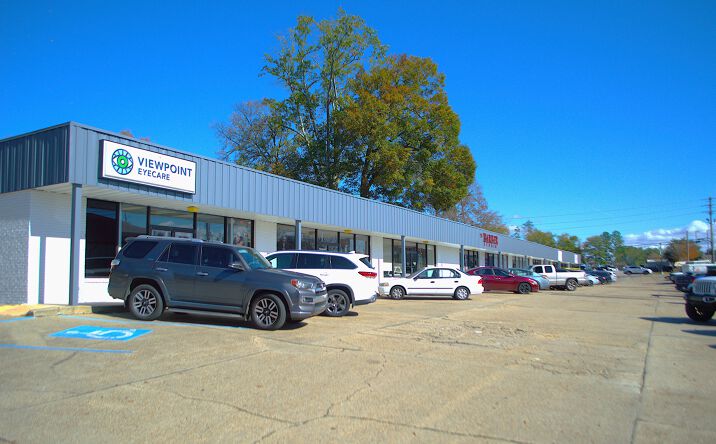 Pictures of Retail, Office, Restaurant property located at 102 N 38th Ave, Hattiesburg, MS 39401 for lease - image #1