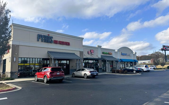 Pictures of Retail property located at 3999 N Gloster St, Tupelo, MS 38804 for lease - image #1
