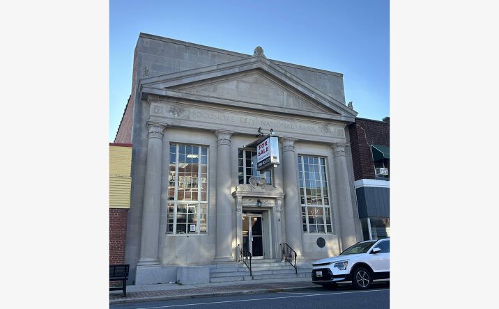 Pictures of Retail, Office, Restaurant property located at 144 Market St, Pocomoke City, MD 21851 for lease - image #1