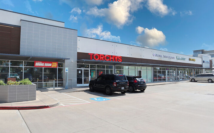Pictures of Retail property located at Katy Fwy, Houston, TX 77094 for lease - image #1