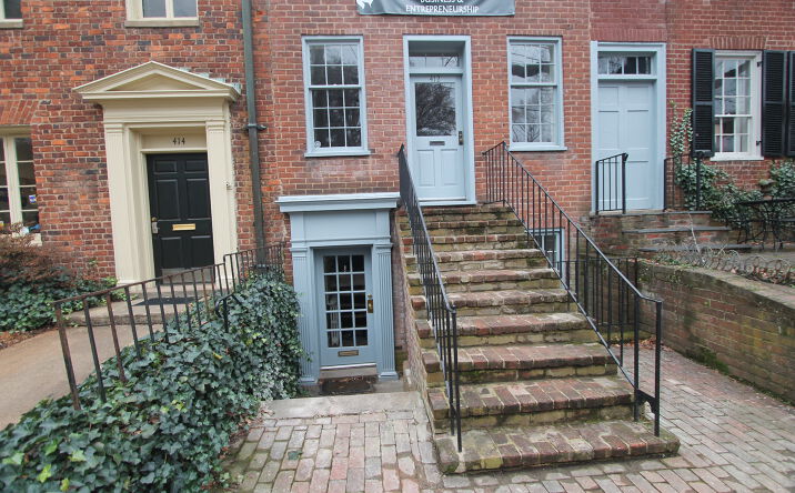 Pictures of Office property located at 412 E Jefferson St, Charlottesville, VA 22902 for lease - image #1