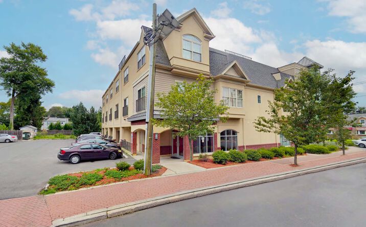 Pictures of Retail, Office, Restaurant property located at 1090 Amboy Ave, Edison, NJ 08837 for lease - image #1