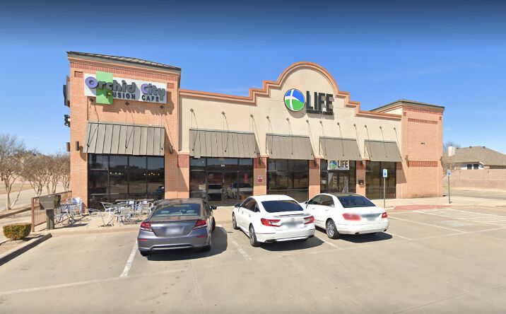 Pictures of Retail, Office property located at 2135 Southeast Pkwy, Arlington, TX 76018 for lease - image #1