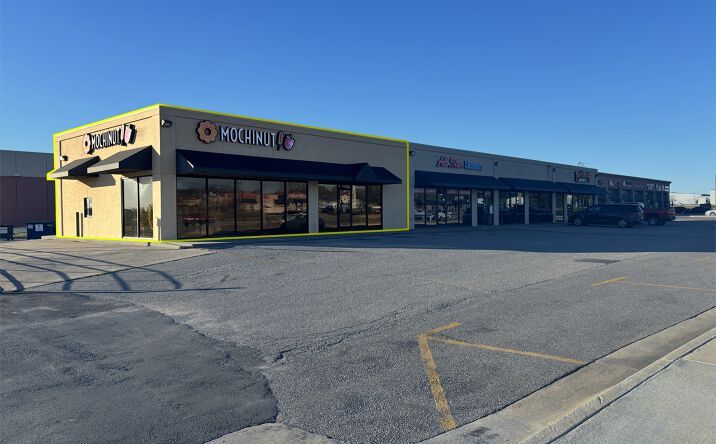 Pictures of Retail property located at 343 S Greenwich Rd, Wichita, KS 67207 for lease - image #1