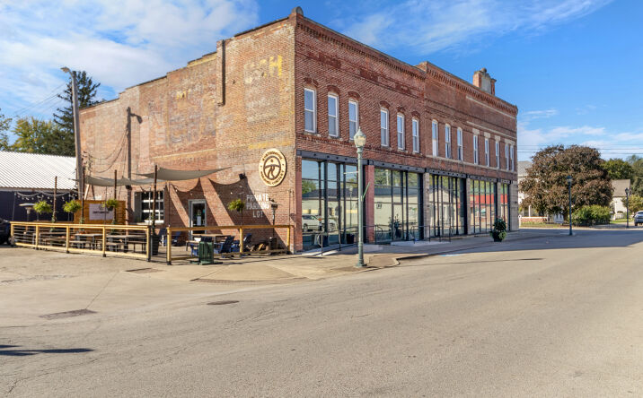 Pictures of Retail property located at 119 W Main St, Arcadia, IN 46030 for lease - image #1