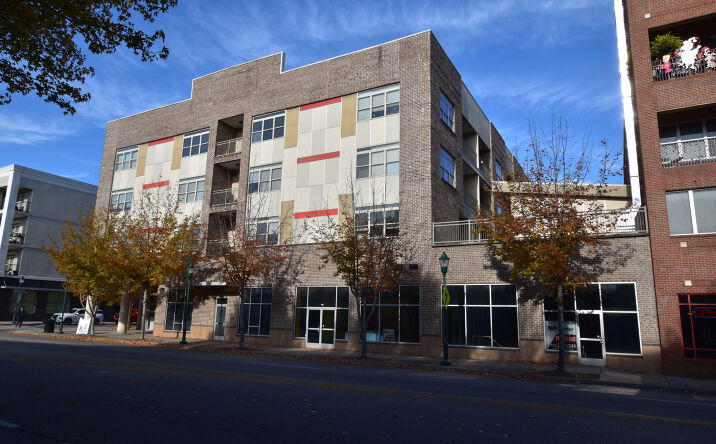 Pictures of Retail property located at 125 Cherokee Blvd., Chattanooga, TN 37405 for lease - image #1