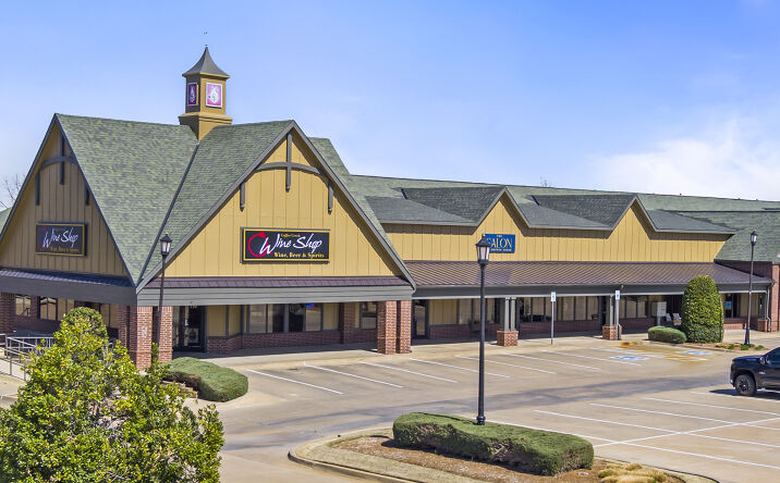 Pictures of Retail property located at 775-805 West Covell Rd, Edmond, OK 73003 for lease - image #1