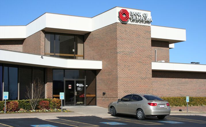 Pictures of Office property located at 1500 S Midwest Blvd, Midwest City, OK 73110 for lease - image #1
