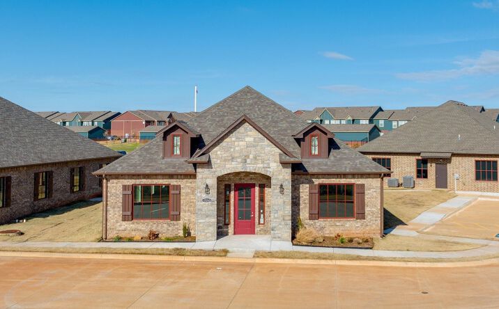 Pictures of Office property located at 15200-15266 Lleytons Ct, Oklahoma City, OK 73134 for lease - image #1
