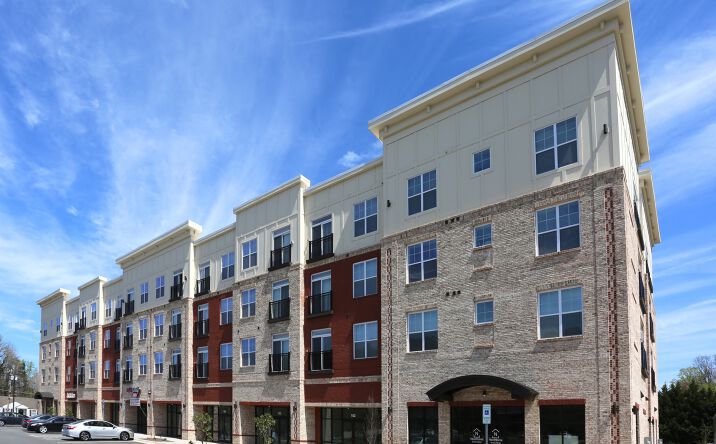 Pictures of Retail property located at 2800 Lawndale Dr, Greensboro, NC 27408 for lease - image #1