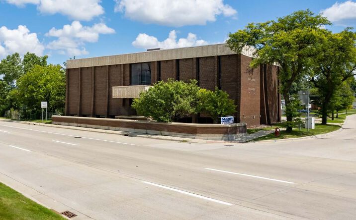 Pictures of Office property located at 38900 Van Dyke Ave, Sterling Heights, MI 48312 for lease - image #1