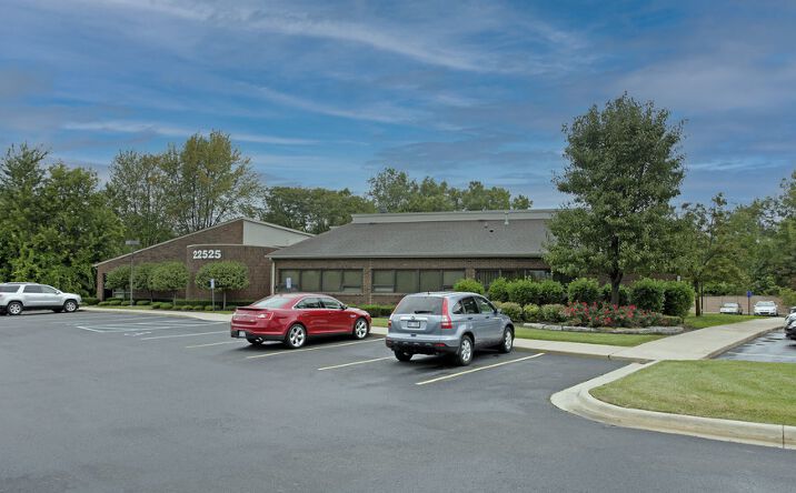 Pictures of Office property located at 22525 Hall Rd, Macomb, MI 48042 for lease - image #1