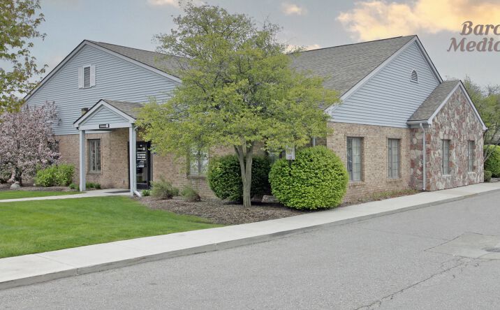 Pictures of Office property located at 135 Barclay Cir, Rochester Hills, MI 48307 for lease - image #1