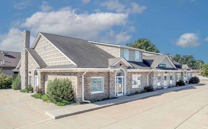 Pictures of Office property located at 30229 Schoenherr Rd, Warren, MI 48088 for lease - image #1