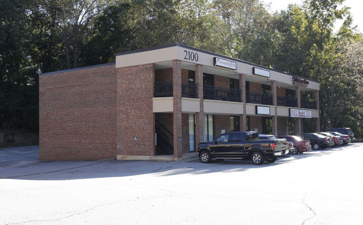 Pictures of Retail, Office, Restaurant property located at 2100 Poinsett Hwy, Greenville, SC 29609 for lease - image #1