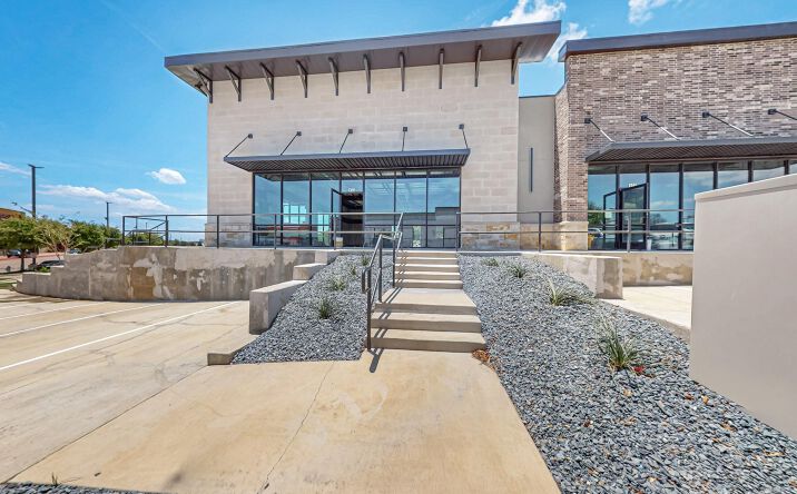 Pictures of Office property located at 8500 Olympus Blvd, Irving, TX 75063 for lease - image #1