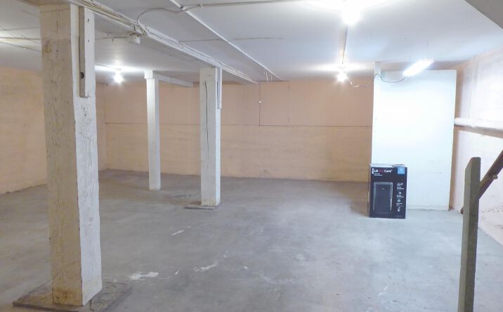 Pictures of Retail property located at 116 SW 3rd St, Corvallis, OR 97333 for lease - image #1