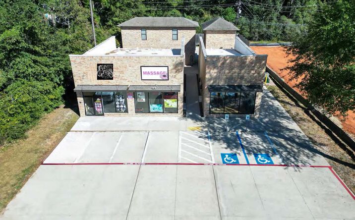Pictures of Retail property located at 814 Honea Egypt Rd, Magnolia, TX 77354 for lease - image #1