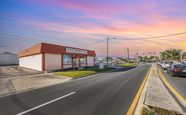 Pictures of Retail property located at 660 Maguire Blvd, Orlando, FL 32803 for lease - image #1