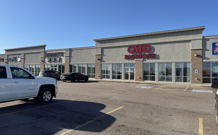 Pictures of Retail property located at 2207 S Mentzer St, Mitchell, SD 57301 for lease - image #1