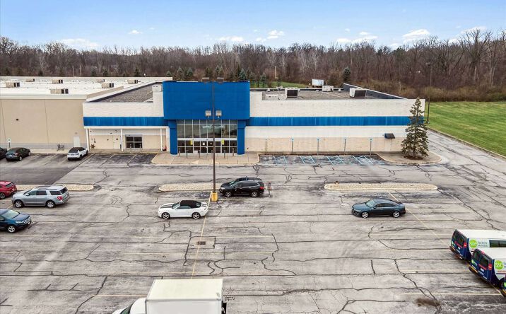 Pictures of Retail property located at 6645 Airport Hwy, Holland, OH 43528 for lease - image #1