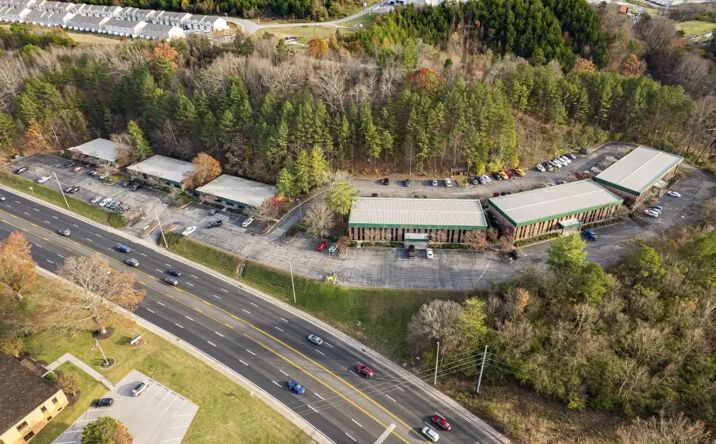Pictures of Office property located at 710 S Illinois Ave, Oak Ridge, TN 37830 for lease - image #1