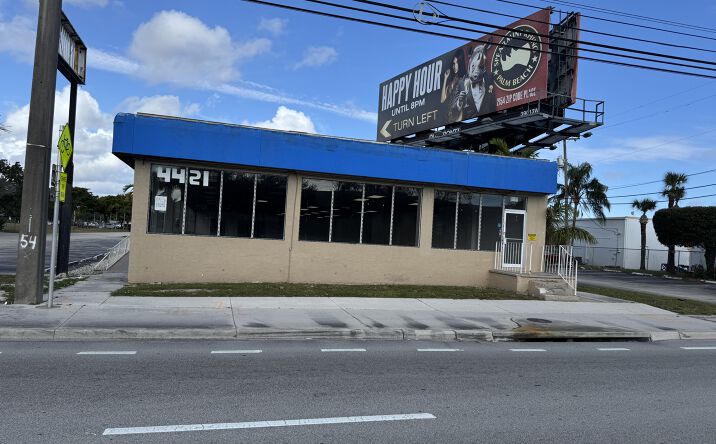 Pictures of Retail, Office, Industrial property located at 4421 Okeechobee Blvd, West Palm Beach, FL 33409 for lease - image #1