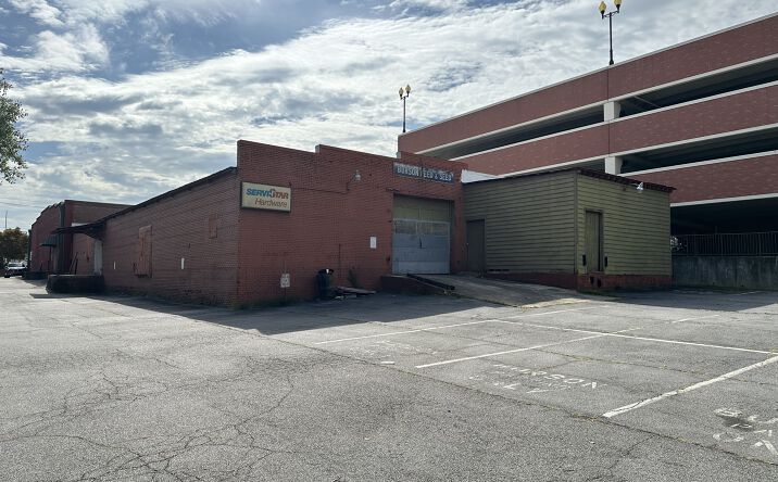 Pictures of Retail, Special Purpose property located at 124B Rome St, Carrollton, GA 30117 for lease - image #1