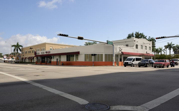 Pictures of Retail property located at 6211 NW 7th Ave, Miami, FL 33150 for lease - image #1