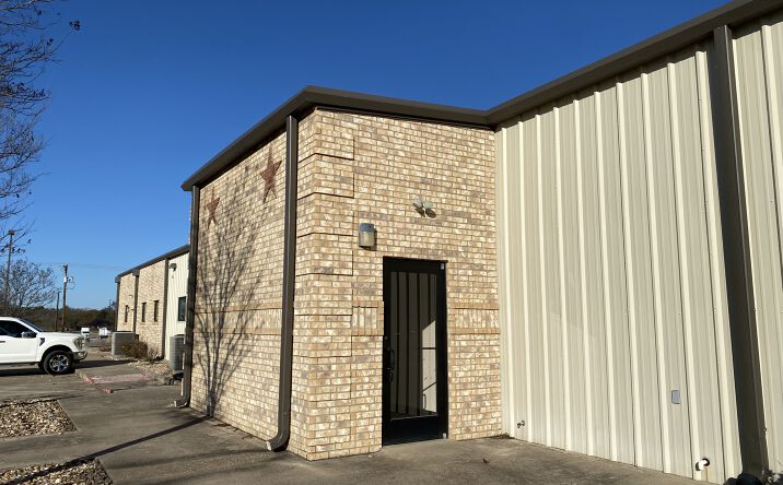 Pictures of Office property located at 3250 Robertson Rd, Tyler, TX 75701 for lease - image #1
