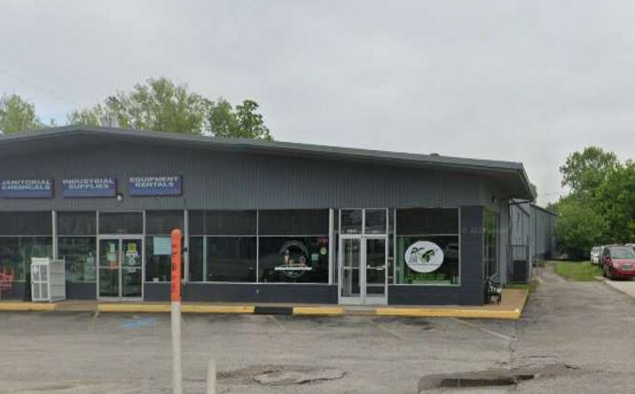 Pictures of Retail property located at 1926 S Highland Ave, Jackson, TN 38301 for lease - image #1