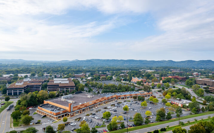 Pictures of Retail, Restaurant property located at 101 Creekside Crossing, Brentwood, TN 37027 for lease - image #1