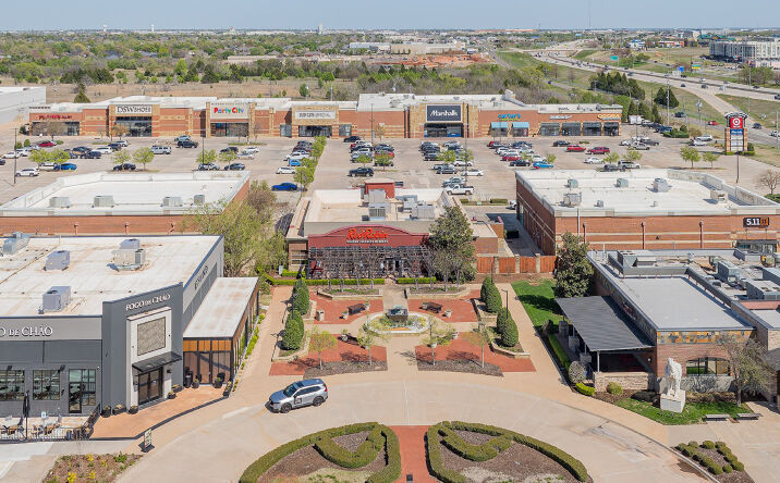 Pictures of Retail property located at 13730 N Pennsylvania Ave, Oklahoma City, OK 73134 for lease - image #1