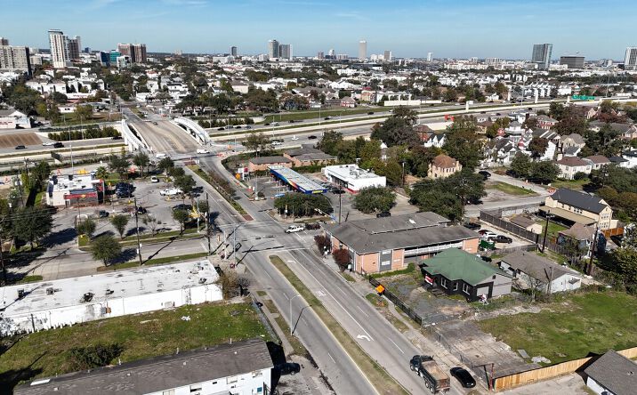 Pictures of Retail, Office property located at 2407 Southmore Blvd, Houston, TX 77004 for lease - image #1