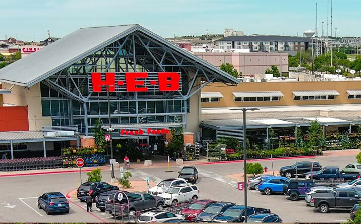 Pictures of Retail property located at 210 University Blvd, Round Rock, TX 78665 for lease - image #1