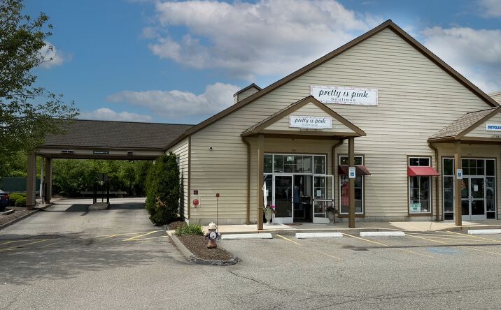 Pictures of Retail, Restaurant property located at 470 King St, Franklin, MA 02038 for lease - image #1