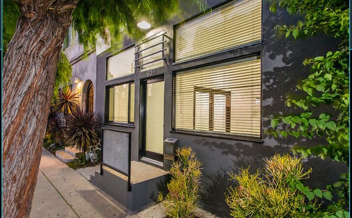 Pictures of Office property located at 608 Hampton Dr, Los Angeles, CA 90291 for lease - image #1