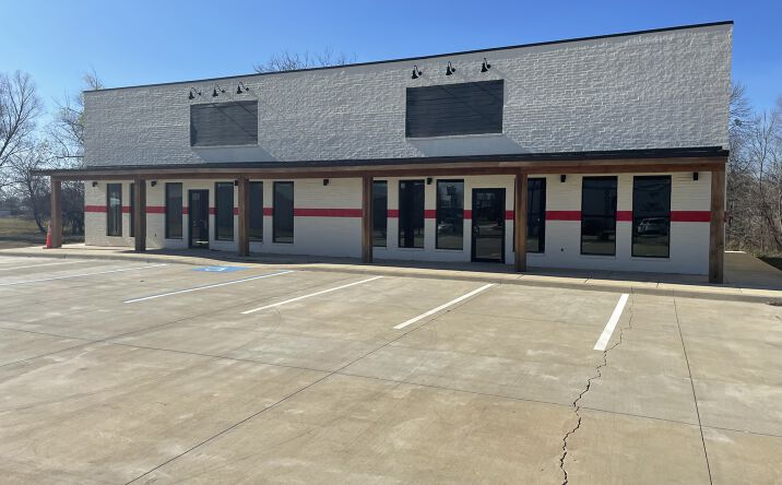 Pictures of Retail property located at 5511 Airline Dr, Bossier City, LA 71111 for lease - image #1